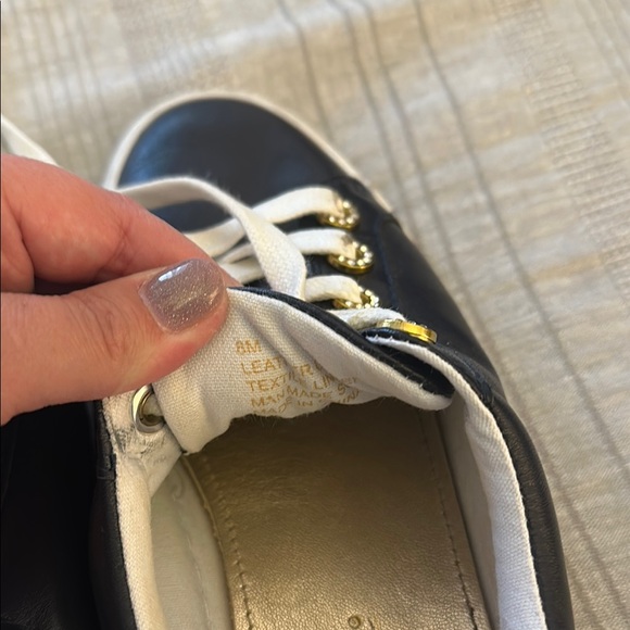 Lilly Pulitzer Navy Blue Sneakers with Classic Design - Picture 9 of 9